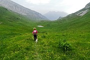 82 Sul sentiero 131 dal Passo di Val Vedra scendendo a Pian Bracca 